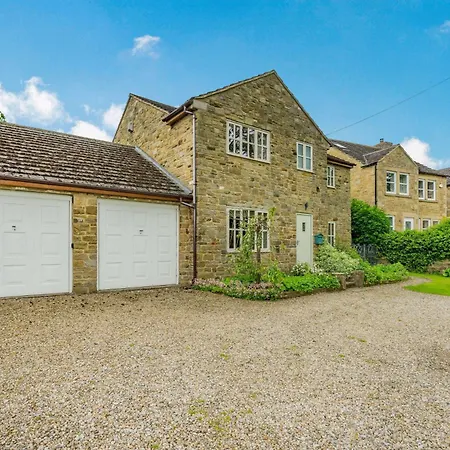 4 Bed In Bedale G0122 Holiday home
